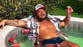 “Mi gira es totalmente funable para cualquiera”: El regreso de El Bananero a Chile, el hombre viral antes de los videos virales