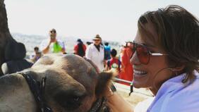 Jennifer Lopez recibe ola de críticas por lucir pronunciado escote en visita al Muro de los Lamentos