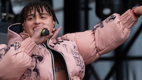 "Cuando Pablito era chiquitito salíamos a repartir comida, le dije 'vamos a ir a compartir estos panes con gente que también tiene necesidades y hambre...'", recuerda la madre de Pablo Chill-E.