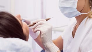 Dentista fue formalizada por negligencia en Punta Arenas: mujer perdió nueve dientes tras ser atendida