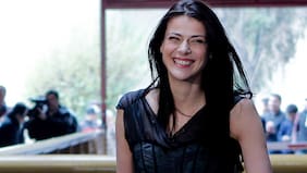 "Tonka está en salidas con algún hombre que la está entreteniendo, pero no es un hombre conocido. Porque aparece un corazón rotito, entonces alguien la está sanando...", afirma la tarotista Latife Soto