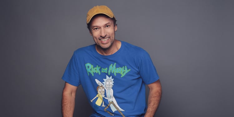 Andrés Velasco presentó a su nueva pareja 15 años menor: es una conocida dj
