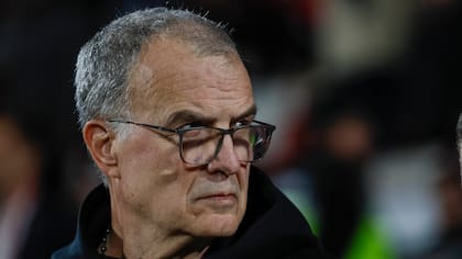 “Me dejaron solo”: revelan conversación de Bielsa con referentes de Uruguay tras eliminación del Mundial