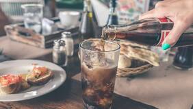 Demandan a empresas como Coca Cola y Pepsi por diseñar alimentos ultraprocesados que sean “adictivos” para los niños