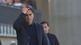 “Me das una muy mala noticia…”: la tristeza de Gustavo Quinteros tras enterarse de la muerte de líder de Los Enanitos Verdes en plena conferencia