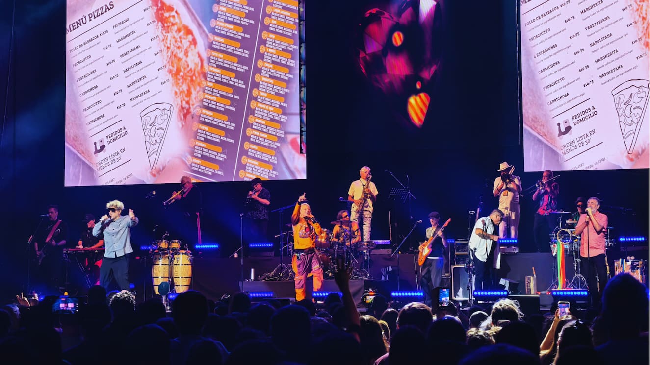 Los Auténticos Decadentes en Movistar Arena: una fiesta que no siente el paso del tiempo