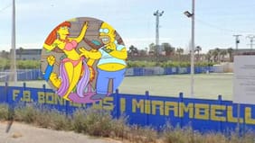 ¿Habrán visto luces rojas?: equipo juvenil celebró campeonato con copete y una stripper generando indignación en España