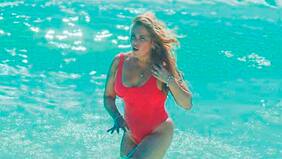 La comentada foto de Cathy Barriga en traje de baño a lo Guardianes de la Bahía en Playa del Carmen