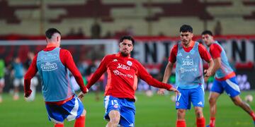 Diego Valdés es duda en la Roja para enfrentar a Venezuela