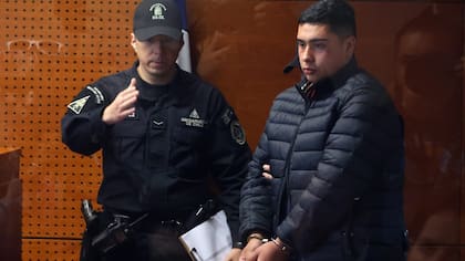 Fue fiscalizado en night club por no pagar cuenta y después inventó encerrona: los detalles del caso de carabinero ebrio que protagonizó fatal accidente