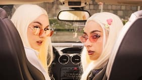 Fran Mazu y Kya armaron entretenido video tributo a la película ¿Y dónde están las rubias?