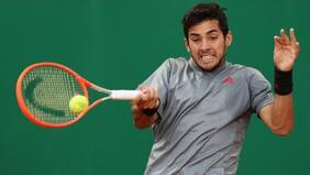 Cristian Garin se impone a Martínez en otro maratónico partido y ya está en tercera ronda de Australia