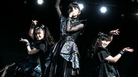 Solo para fanáticos: Esto es lo que trae la entrada más cara del concierto de Babymetal
