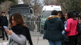 Tras cierre de embajada: venezolanos podrán salir de Chile con documentos vencidos