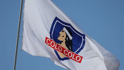 Colo Colo aseguró a su primer fichaje: seleccionado nacional llega desde el extranjero