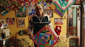 Conoce a Carlos Almarza, uno de los últimos volantineros vivos en el país