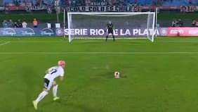 “La vergüenza ajena que estoy pasando por lo que hizo”: penal e insólita reacción de Zavala dan la vuelta al mundo