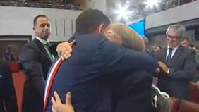 El afectuoso saludo del Presidente Boric a Michelle Bachelet en la Cuenta Pública