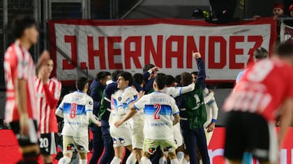 “No sé si alguno sería titular en la ‘U’ o Colo Colo”: la ácida crítica de Johnny Herrera pese a empate de la UC en Argentina