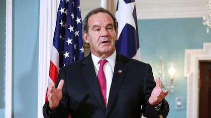 RN se desmorona: Andrés Allamand renunció después de casi 40 años militando en el partido