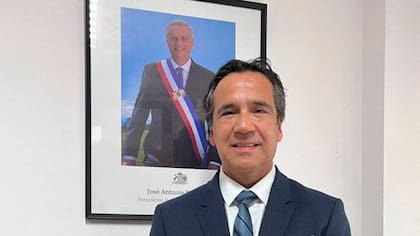 A un día de ser anunciado y tras comentada polémica: Renato Münster renuncia como Seremi de las Culturas