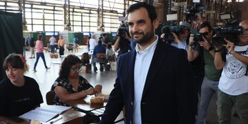 Jaime Gajardo vota en la segunda vuelta de las elecciones para gobernador