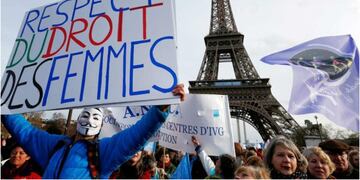 Francia se transforma en el primer país en incluir el aborto en su Constitución