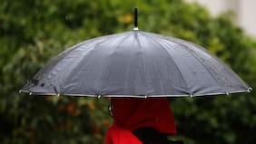 Nuevo sistema frontal en Santiago: ¿A qué hora comenzará a llover intensamente este jueves?