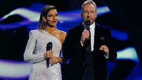 "Al Festival de Viña le va a ir como el ho...", expresa Helhue Sukni en panel televisivo en el canal TV+