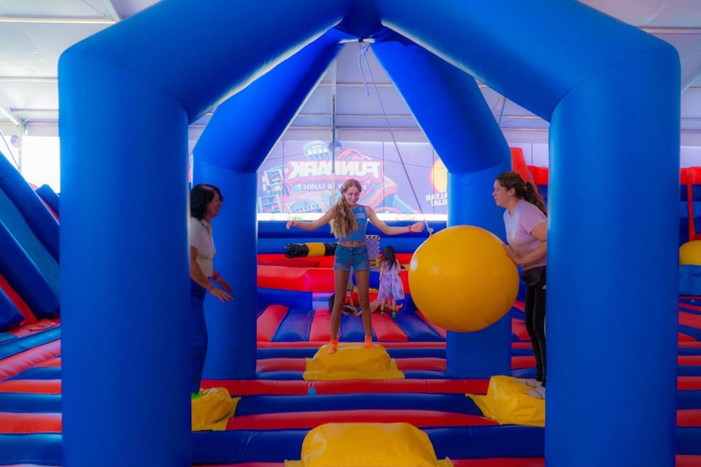 Parque Inflable Fun FUNPARK, el parque inflable más grande de Chile presenta ”Summer ...