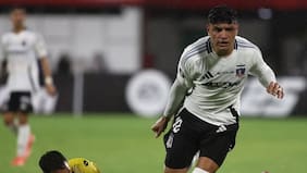 Con polémica, VAR y remontando: Colo Colo logra empatar ante Bucaramanga tras un inicio desastroso