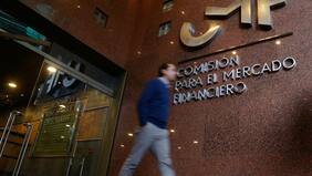 Por no remitir antecedentes al Ministerio Público: CMF sanciona a cinco bancos y una cooperativa