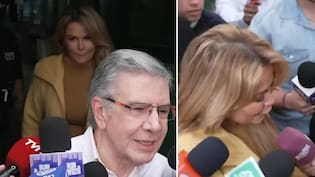 Intentó zafar detrás del suegro y descolocó a periodistas con inesperado gesto: tenso momento de Cathy Barriga afuera de la cárcel