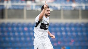 No es solo marketing: Tim Payne respondió con un golazo en su debut en Olimpia