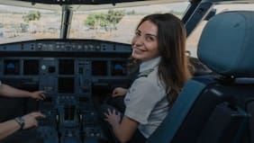 Una aerolínea busca impulsar la participación femenina en la aviación comercial