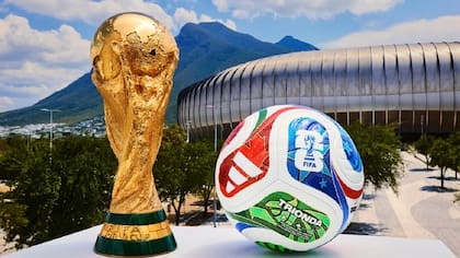 Periodista insultó a la FIFA en plena transmisión y lo expulsaron del Mundial: los llamó “ladrones de mierda”