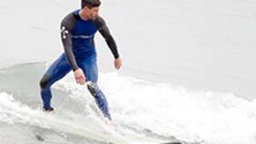 La clase de surf de Manuel de Tezanos, Jordi, Pangal y Tiago Correa en Maitencillo con Polo Ralph Lauren