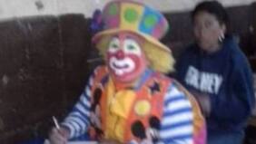 Estudiante universitario rindió examen vestido de payaso: “puntos extra por el esfuerzo”