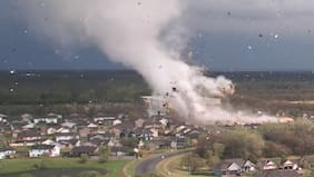 La terrible destrucción de un tornado fue capturada en 4K por un dron