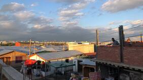 Con 10 mil habitantes y casas de concreto, así es la toma más grande de la Región Metropolitana