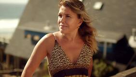 "Decidí vivir. Me gusta actuar, me gusta vivir la vida intensamente. Y es mucho mejor que quedarse como una planta esperando si te va a venir (otro infarto)...", afirma Carolina Arregui