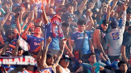 “Vamos a suspender no sólo los partidos de la ‘U’...”: Los de Abajo lanza grave amenaza contra la ANFP