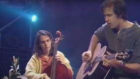 Lori Goldston: la mujer que tocó en el Unplugged de Nirvana