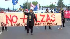 “Creemos que hay una colusión”: vecinos de Peñalolén protestan por alza de precios y detallan su molestia