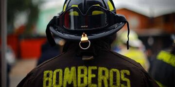 Dos personas fallecieron tras explosión en local de comida en Conchalí