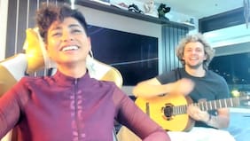 “Me encantan las mujeres y me encanta el Joaco igual, ¡obvio! Piérdete una...”: Camila Recabarren visitó el departamento de Joaquín Méndez y realizaron transmisión en vivo