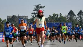 “Este no es un simple disfraz, hay valores de fondo”: el potente mensaje del Forrest Gump chileno en la corrida familiar por la Teletón