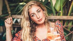 “El universo es tan sabio que como un mes después este gallo hizo un show cufifo en un avión...": Daniela Castro reflexiona sobre el pololeo "tóxico" que vivió