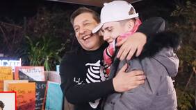 "Estos vejetes afirmándose de Marcianeke... Invitando a estos cabros para ser más populares. Altiro los de la televisión empiezan a vampirear. Se lo digo a Sepúlveda, a Julio César", comenta Daniel "Huevo" Fuenzalida