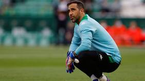 Betis confirmó renovación de Claudio Bravo hasta 2023: generó ola de reacciones
